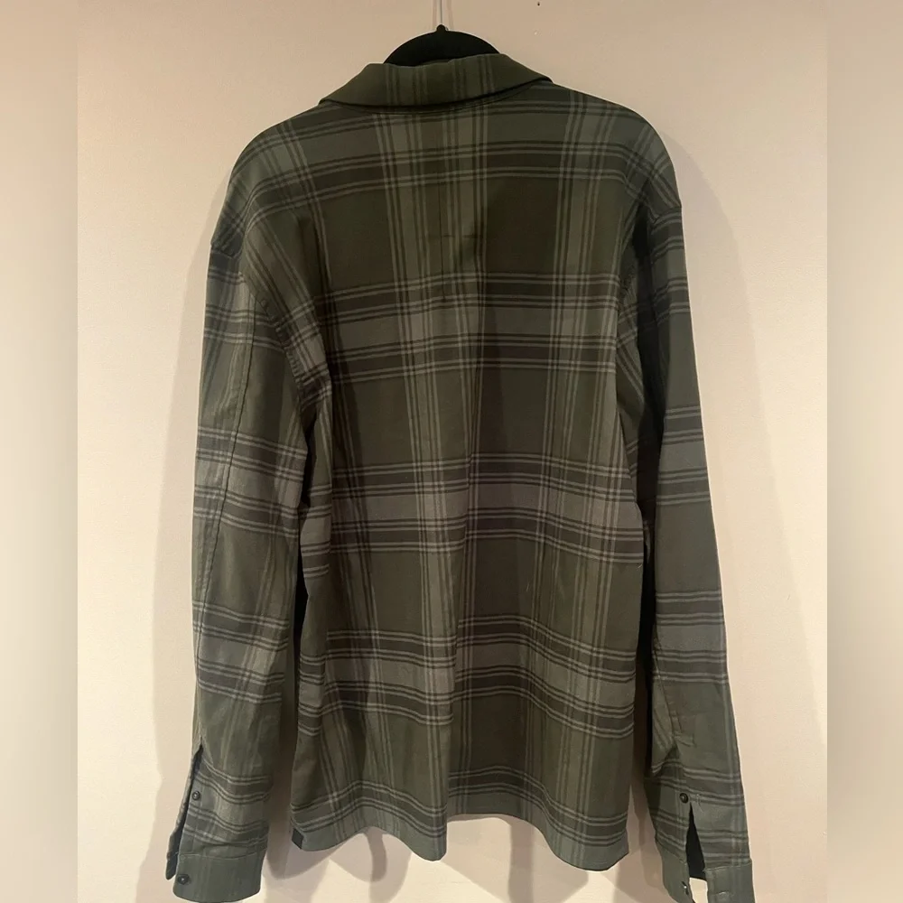 Lululemon button down size medium - Picture 2 of 2